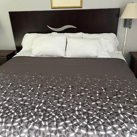 טלהאסי Budget Inn מראה חיצוני תמונה