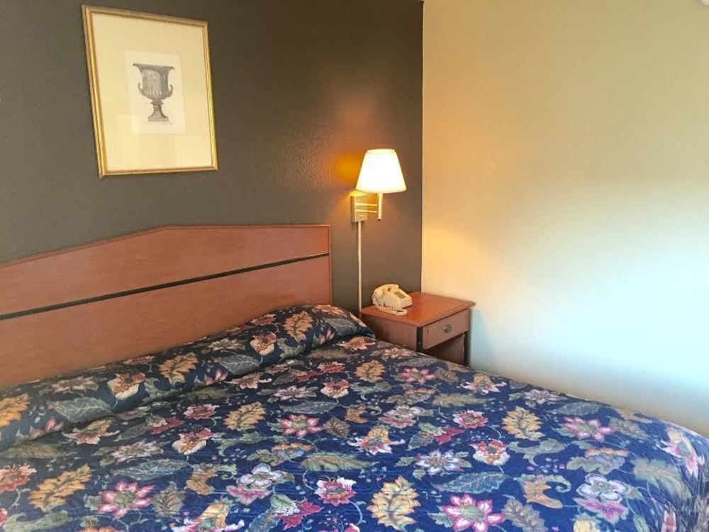 טלהאסי Budget Inn מראה חיצוני תמונה