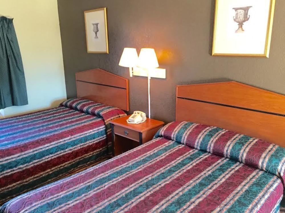טלהאסי Budget Inn מראה חיצוני תמונה